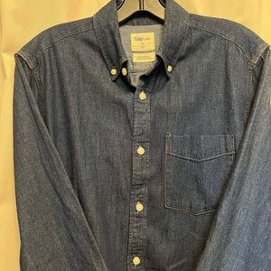 GAP Mens ‘M’ Denim look button up shirt